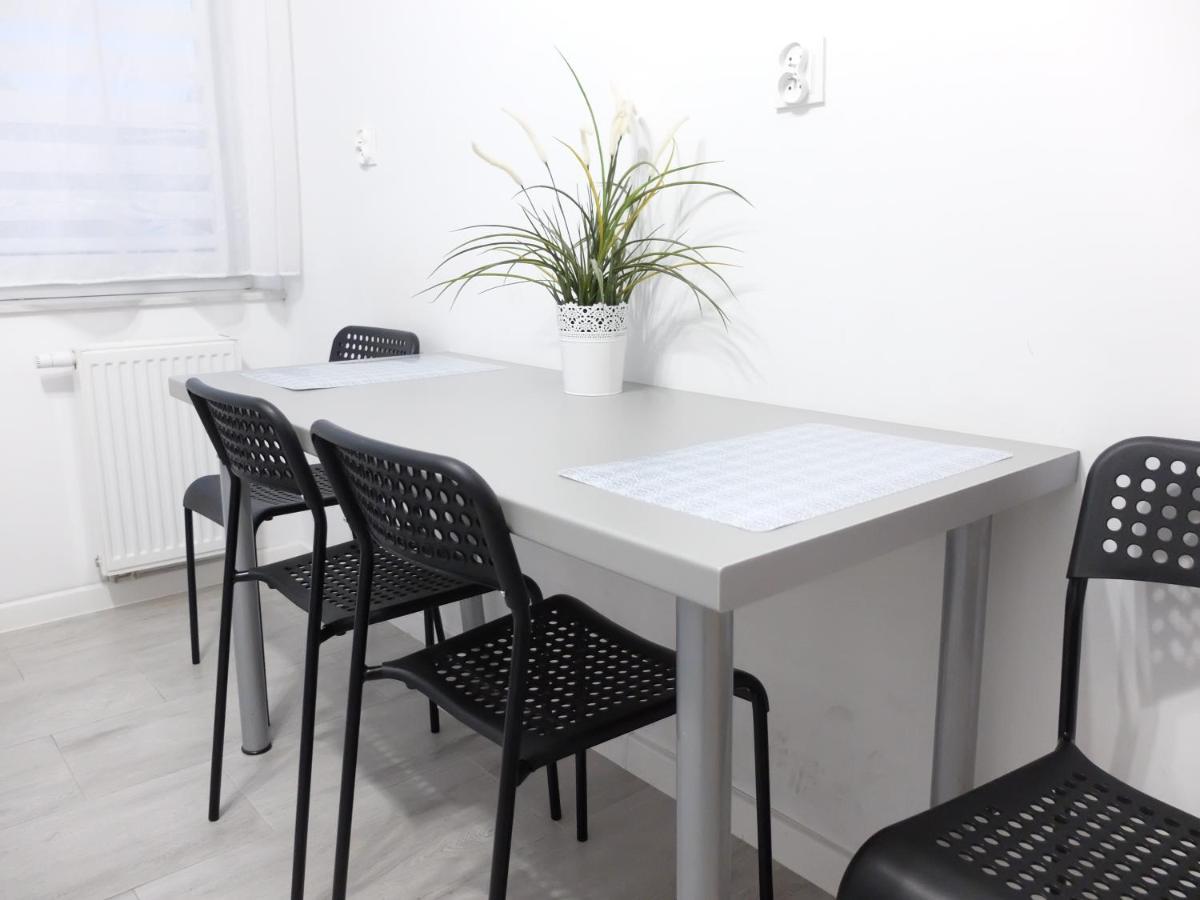 Pixel White Apart Wroclaw Exterior photo